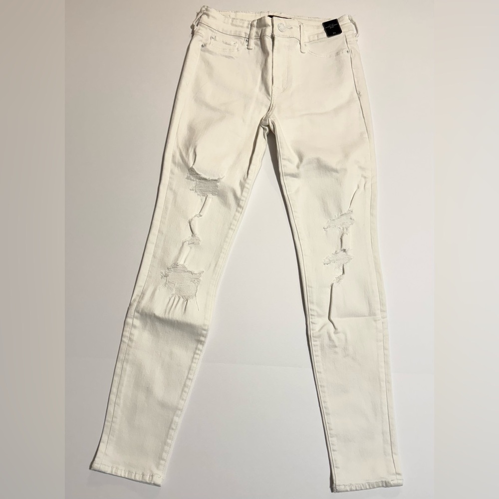 NWOT Abercrombie & Fitch women The Super Skinny Jean. Size 24/28R